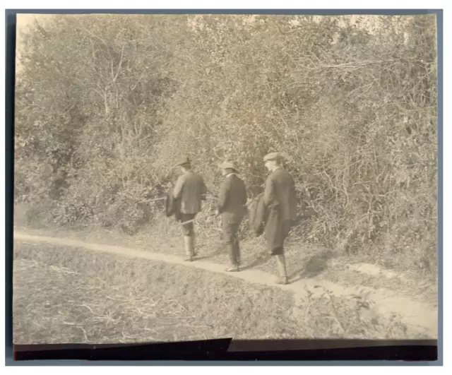 China, Guangzhou, Shamian Island, Departure for hunting  Vintage citrate print