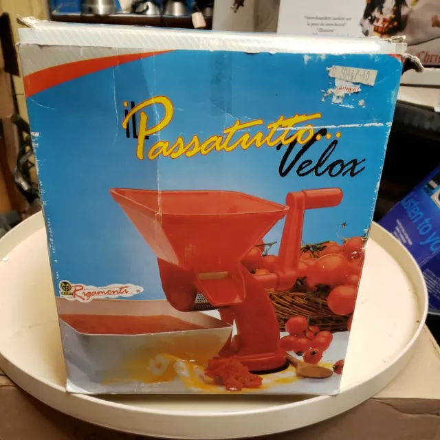 https://www.picclickimg.com/xQAAAOSwnCJhkvtq/Vtg-Velox-Tomato-Press-Fruit-Seed-Strainer-Sauce.webp