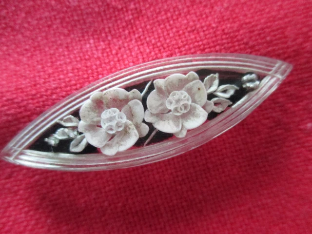 Broche De Deuil Ancienne En Lucite Blanche Motif Muguet - France