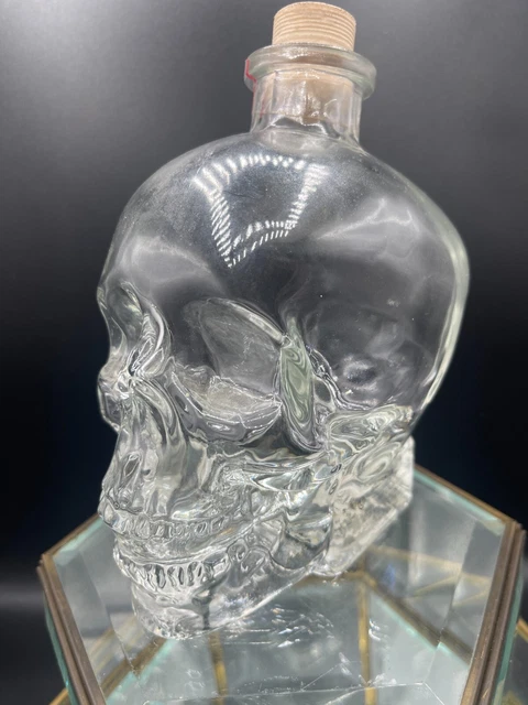 Crystal Head Vodka EMPTY Glass Skull 750 ML Bottle, Barware and Halloween Decor Crystal Head Vodka EMPTY Glass Skull 750 ML Bottle, Barware and Halloween Decor