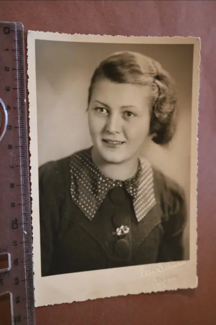 tolles altes Foto Portrait hübsche junge Frau aus Hagen - 40-50er Jahre