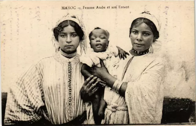 CPA AK Femme Arabe et son Entant MAROC (688395)