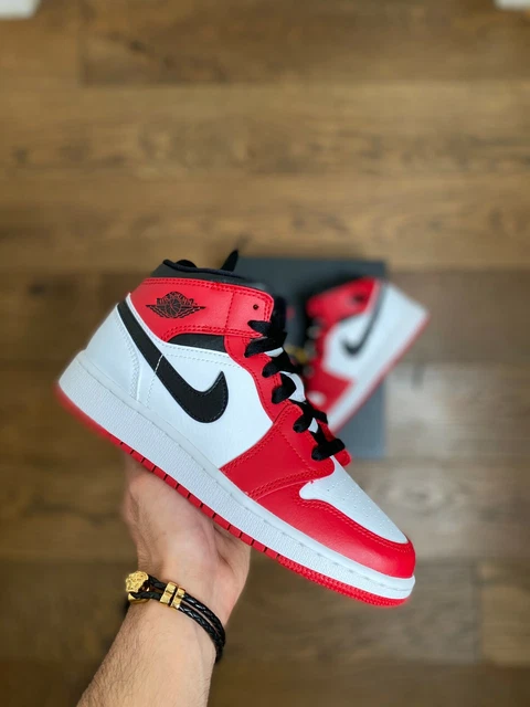 Jordan 1 hotsell mid montre