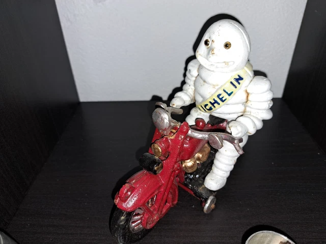Michelin Männchen Mit Motorrad Michelin Männchen Mit Motorrad