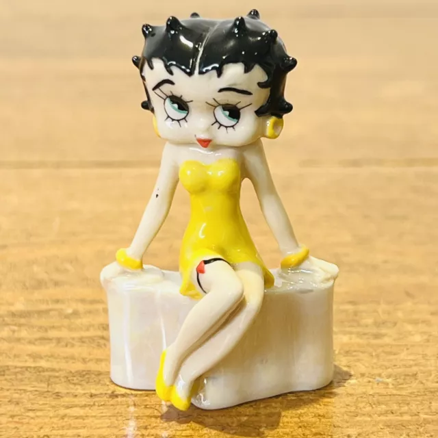 Betty Boop Wade Whimsie Movie Queen Yellow Dress Approx 1.5 Inches High 2010