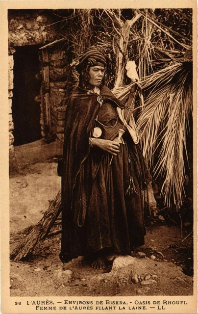 CPA AK LL 36 Env. by BISKRA - Woman of the Auras spinning wool ALGERIA (792964)