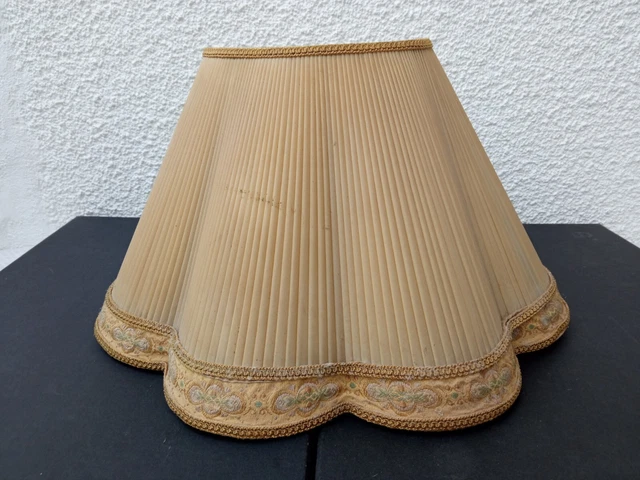 Abat-jour Vintage Tissu Satiné Avec Galon Doré Et Rouge à Franges