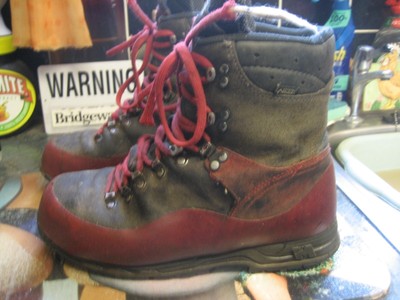 gore tex chainsaw boots