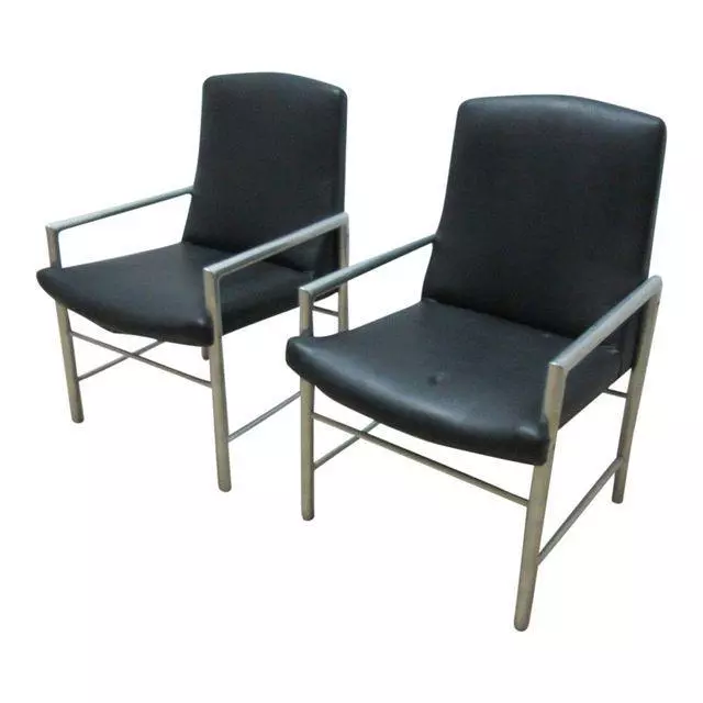 Pair Mid Century Aluminum Tubular Arm Lounge Club Chairs 2