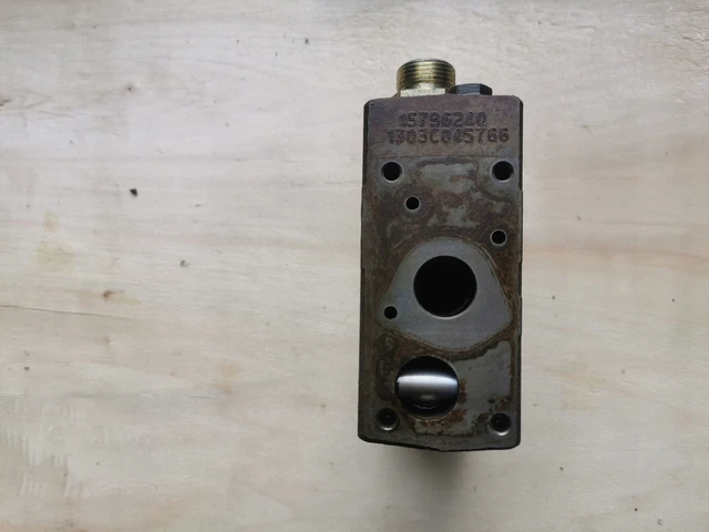 Manifold section Danfoss PVG 32 157B6240 / #A B0AS 1714