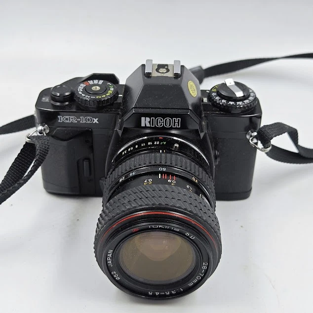 Appareil Photo Ricoh KR-10 Super + Zoom 35-70mm – Japon 1982 – Reflex 35mm