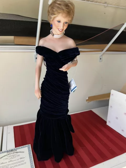 1998 Ashton Drake Diana Princess of Wales Porcelain Doll Blue Dress