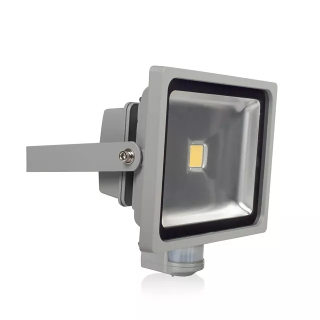 LED Fluter Strahler Grau 30W 2350lm Tageslicht 6400K Bewegungsmelder UVP 44€