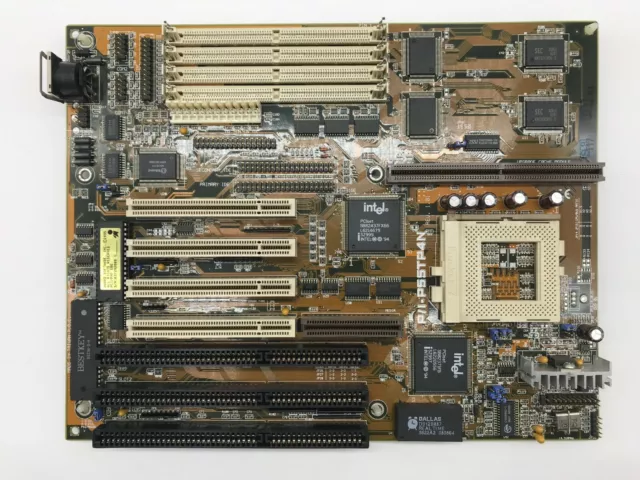 ASUS P/I-P55TP4N REV:1.01 -EDO Steckplatz - AT - Sockel 7- ohne I/O Shield #M847