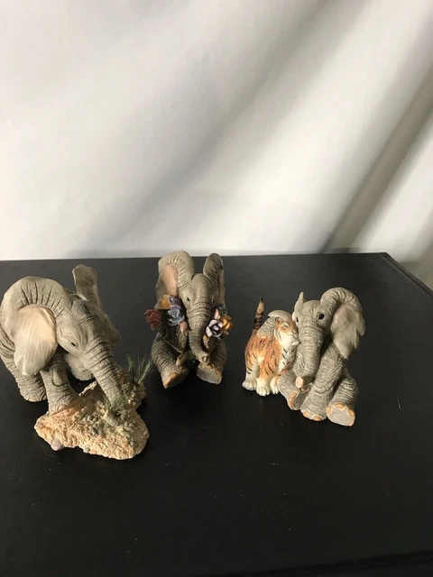 Tuskers 3 Figurines