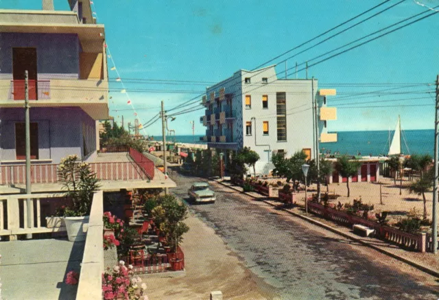 Cartolina Igea Marina Rimini Viale Pinzon E Spiaggia