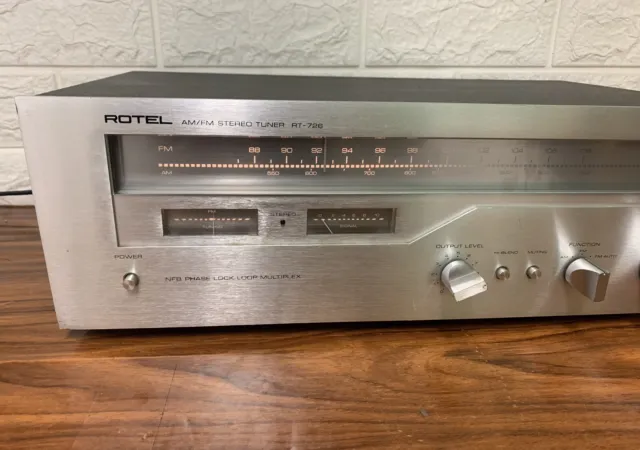 Rotel RT-726 AM/FM Stereo Tuner (1978)