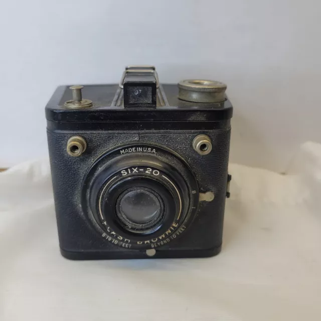 Vintage Kodak Six-20 Flash Brownie Kodak 620 Film Box Camera .