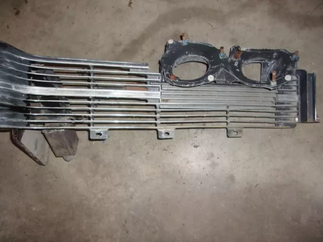 1966-67 Buick Riviera grille, hidden headlights, complete, VG original condition 2
