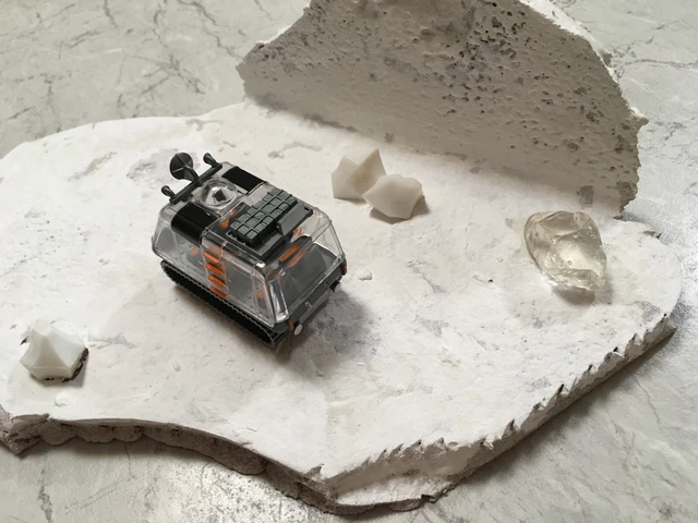 Lost in Space chariot frozen planet " pre-planis" diorama. Lost in Space chariot frozen planet " pre-planis" diorama.