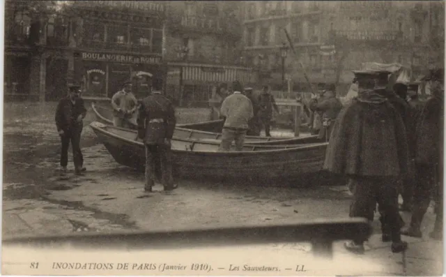 CPA Inondations 1910 PARIS Les Sauveteurs (996379)