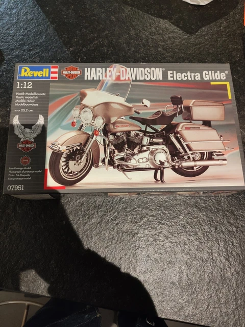 REVELL H-1227 HARLEY DAVIDSON POLICE BIKE - 1:8 - SEMIBUILT KIT IN BOX