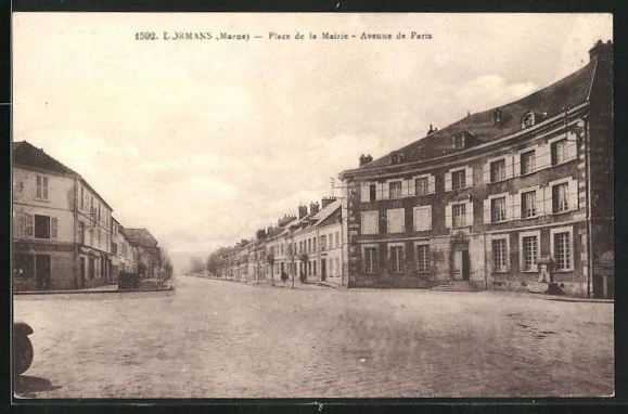 CPA Dormans, Place de la Mairie - Avenue de Paris