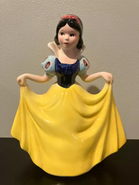 Vintage Walt Disney Snow White Porcelain Figurine Made In Japan 7.25"