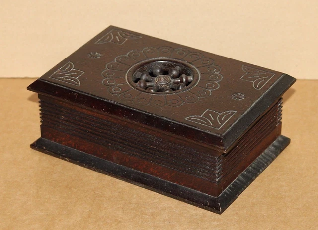 ANCIENNE BOITE A bijoux en bois art populaire Breton EUR 21,00