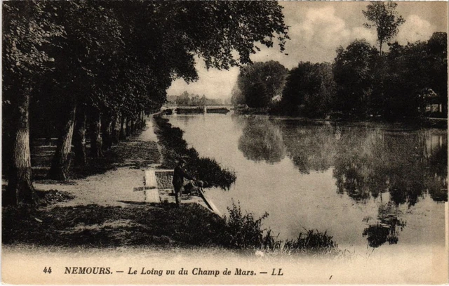 CPA Nemours Le Loing vu du Champ de Mars (1267680)