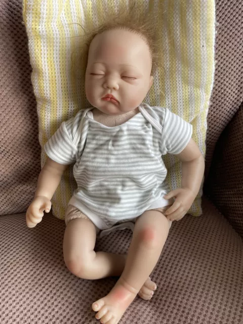 Bambola Reborn corpo morbido realistica bambola neonata addormentata 22" fatta a mano