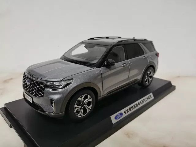 1/18 Scale Ford Explorer 6th Generation SUV 2023 Grey Diecast Car Model Toy Gift