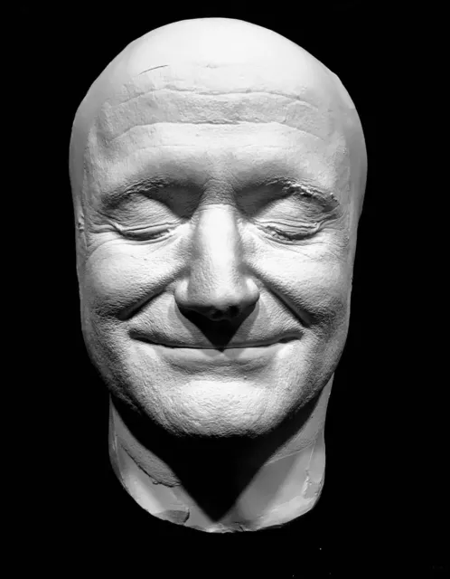 A Smiling and Very Happy Robin Williams Life Mask Cast with Amazing Detail !!!