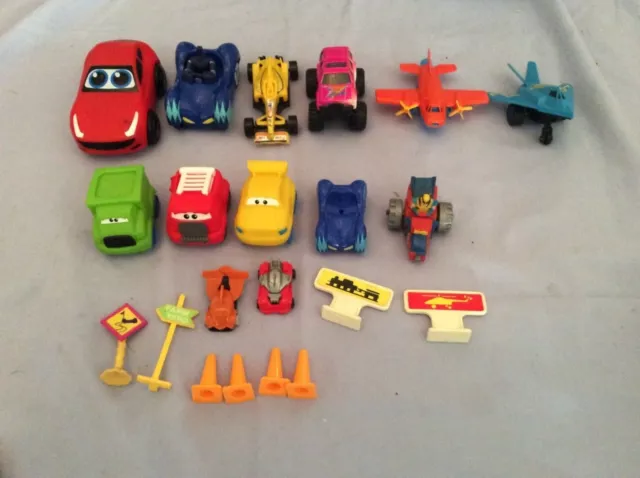 Bulk lot x 13 toy cars, planes,  plus signs etc