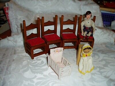 Vtg 8 Pc. Wooden & Plastic Miniature Doll House Furniture, Assorted Pieces Dolls