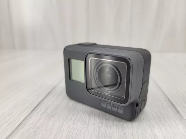 GoPro Hero 5 Grey Ultra HD Action Camera & 128GB MicroSD 3