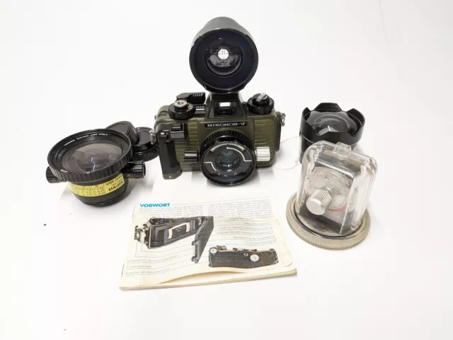 Nikon Nikonos V Green Olive Unterwasser Kamera mit 35 und 17mm Objektiv