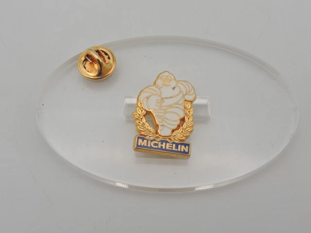 Pin's Vintage Michelin Bibendum - Drapeau à Damier - Compétition Course - Occasion