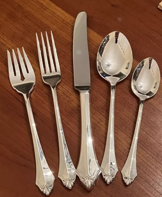 Oneida Heirloom Cube Community BELCOURT Silverplate Flatware Silverware