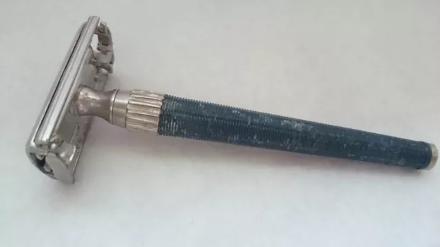 Gillette Twist to Open Safety Razor Knack 1969 Blue Long Handle
