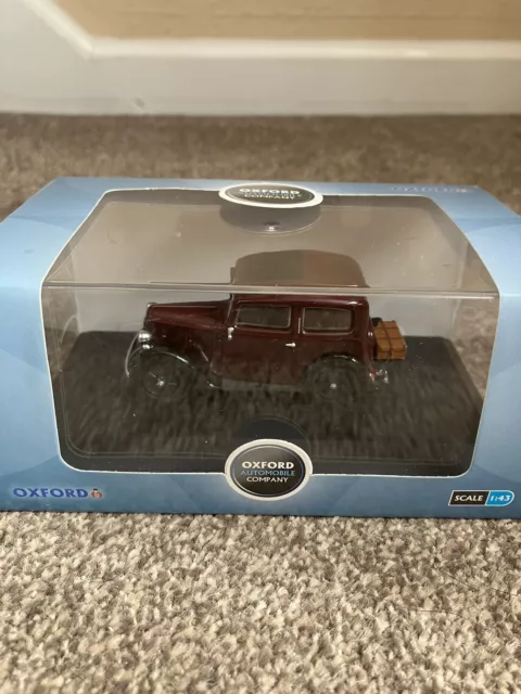 Model Austin Seven Ruby Saloon Maroon Scale 1.43