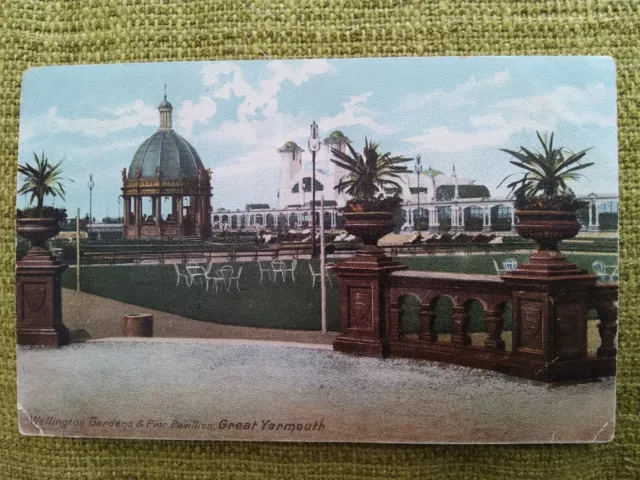1905 Wellington Gardens & Pier, Great Yarmouth Postcard. 