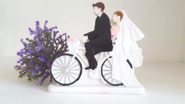 Bride&Groom on Bike Bicycle Resin Wedding Cake Topper Wedding Decoration