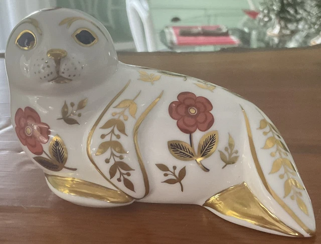 Royal Crown Derby China: A Tradition of Fine Bone China – Vintage Farmhouse Antiques