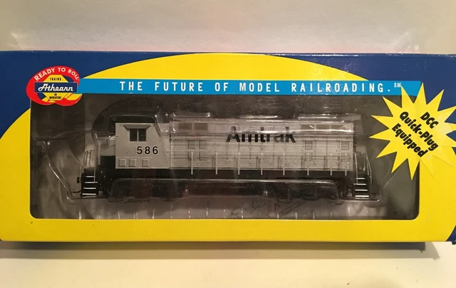 HO Athearn RTR 91538 Amtrak CF7 Angled Cab Powered Diesel Locomotive #586