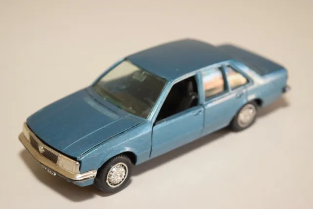 A2 1:43 Gama Opel Rekord Limousine Metallic Blau Ausgezeichneter Zustand