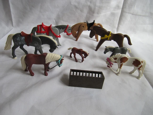 Lot De 4 Figurines De Chevaux En Plastique Peint - Échelle 1/32 (60mm) - Dont 1 Cofalu - Fabriqué En France