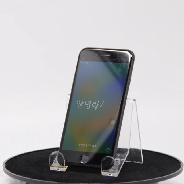 Apple iPhone 8 スペースグレイ iPhone 8 スペースグレイ フォトレビュー。両面ガラスのデザイン