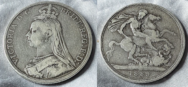 MONEDA CORONA PLATA Maciza 1889 Reina Victoria Georges y Dragón