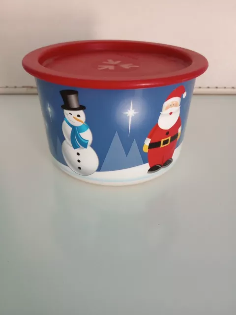 Tupperware HOLIDAY SNOWMAN / SNOWMEN 9.5-c COOKIE CANISTER 1-TOUCH GRE –  Plastic Glass and Wax ~ PGW